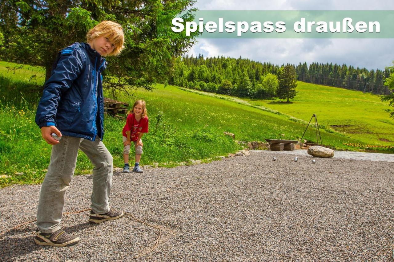 Wohlfuehl-Ferienwohnung 80 Qm, 8 Personen, Aussicht & Heimkino Todtnau Esterno foto
