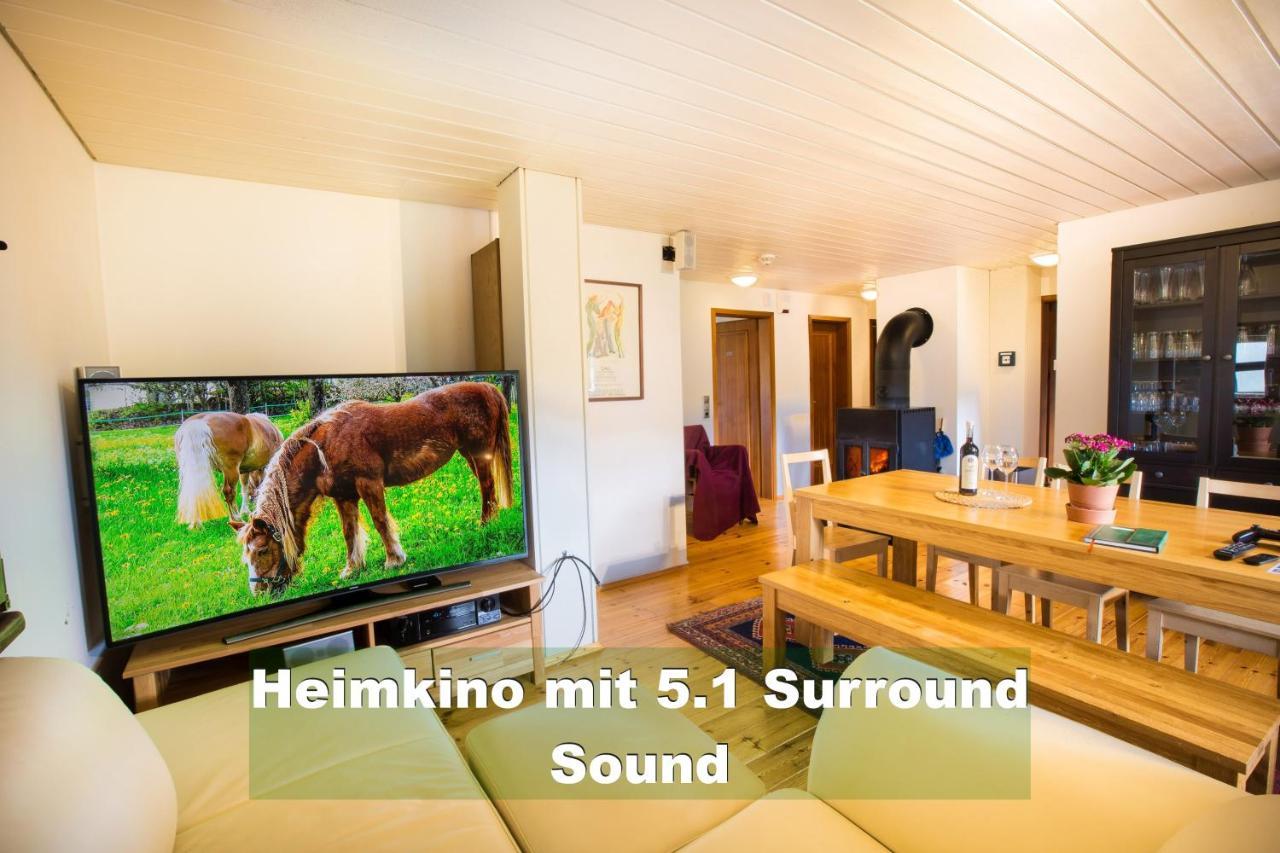 Wohlfuehl-Ferienwohnung 80 Qm, 8 Personen, Aussicht & Heimkino Todtnau Esterno foto